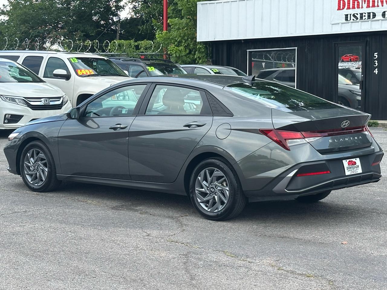 Hyundai Elantra SEL IVT 2024