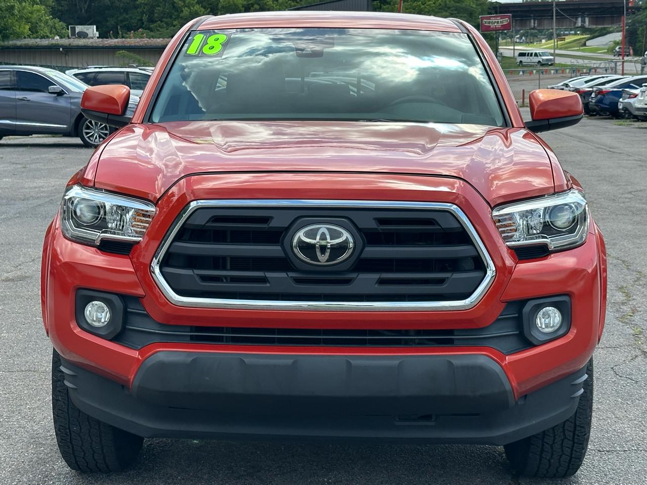 Toyota Tacoma SR Double Cab 5' Bed I4 4x2 AT (Natl) 2018