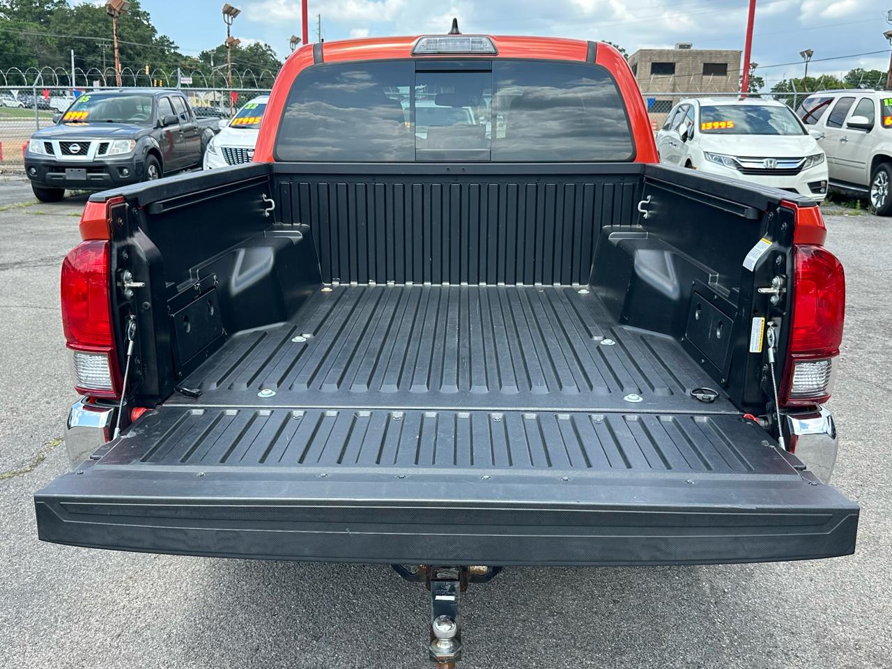 Toyota Tacoma SR Double Cab 5' Bed I4 4x2 AT (Natl) 2018