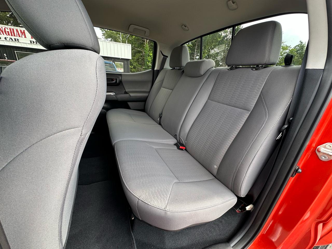 Toyota Tacoma SR Double Cab 5' Bed I4 4x2 AT (Natl) 2018