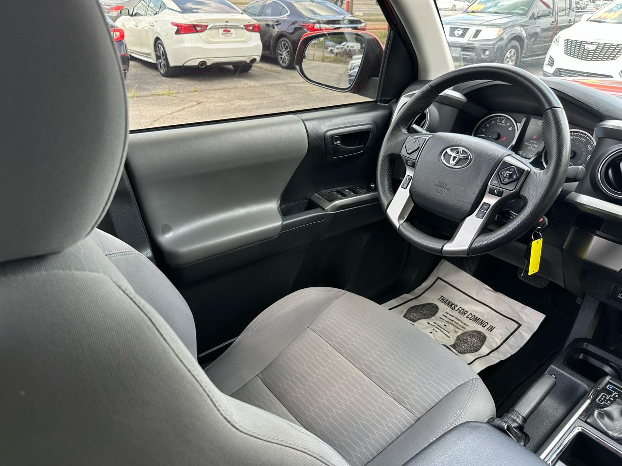 Toyota Tacoma SR Double Cab 5' Bed I4 4x2 AT (Natl) 2018