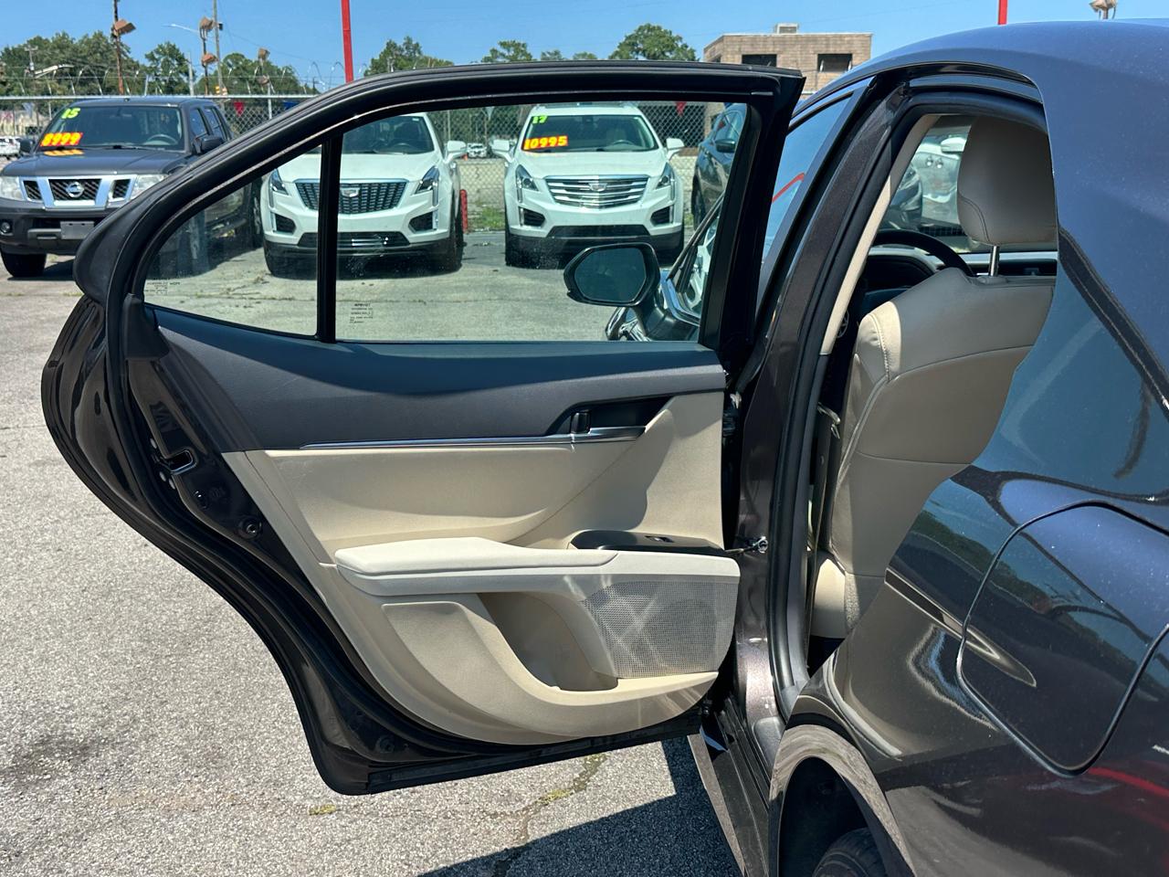 Toyota Camry XLE Auto (Natl) 2018