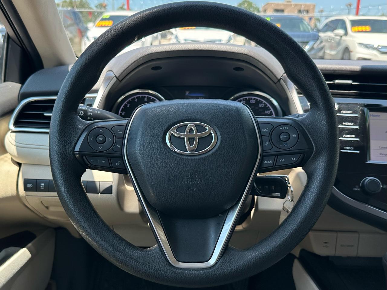 Toyota Camry XLE Auto (Natl) 2018