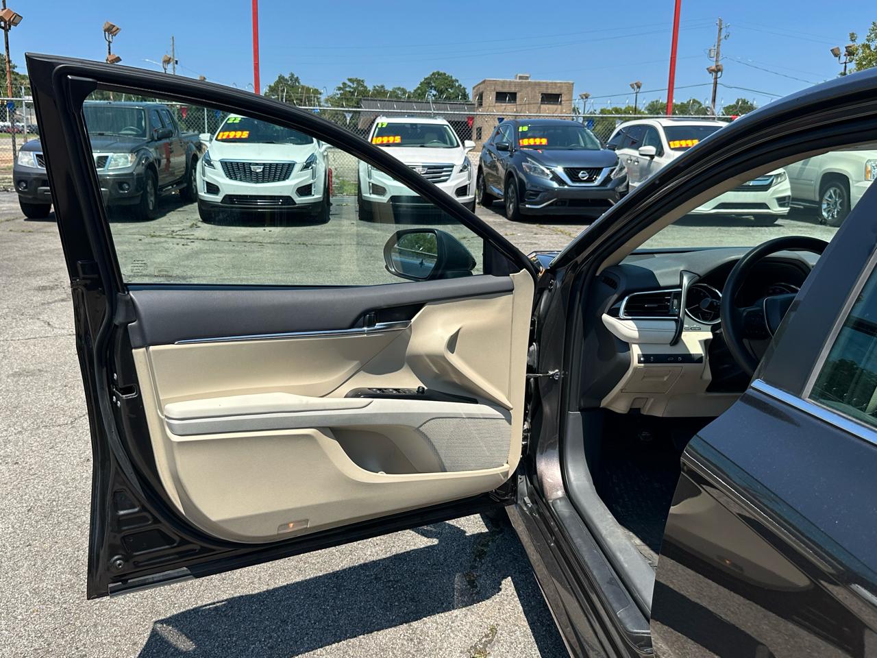 Toyota Camry XLE Auto (Natl) 2018