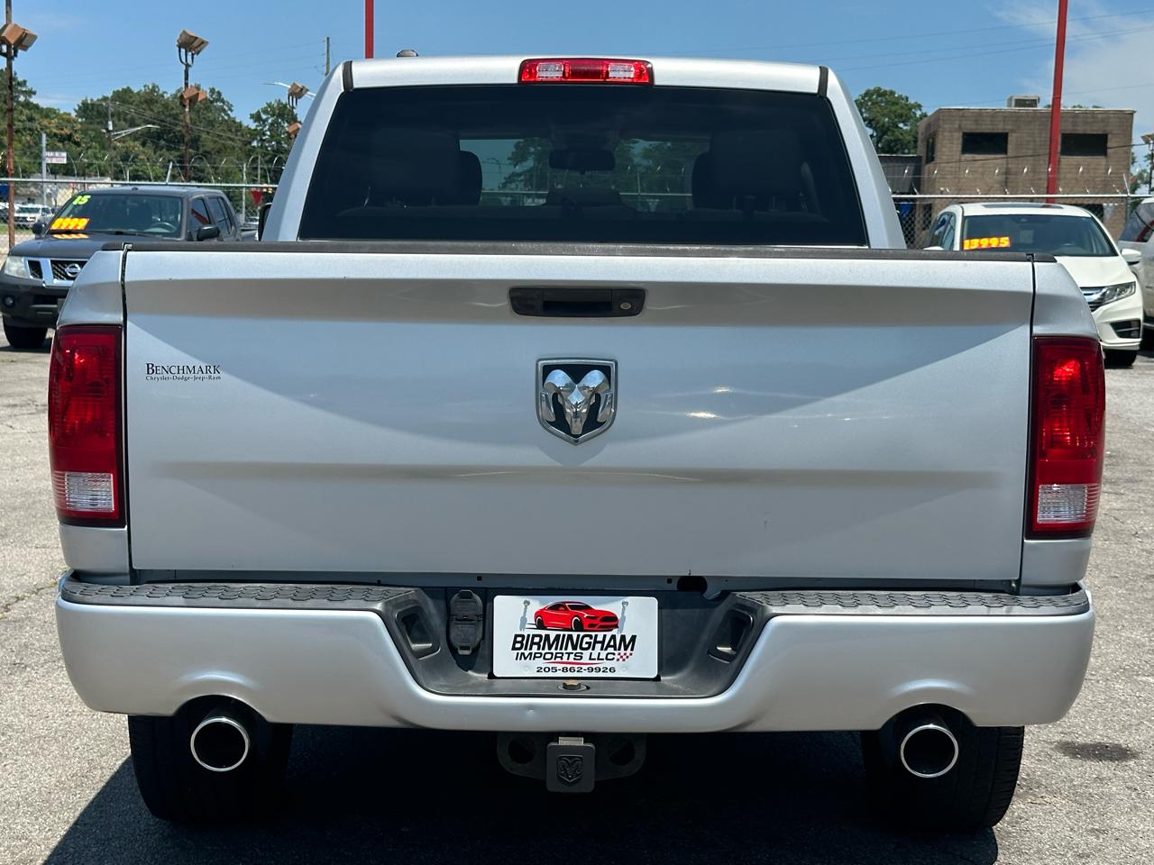 RAM 1500 2WD Crew Cab 140.5" Express 2015