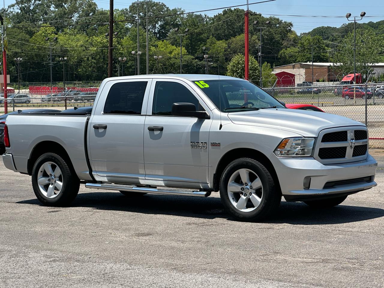 RAM 1500 2WD Crew Cab 140.5" Express 2015