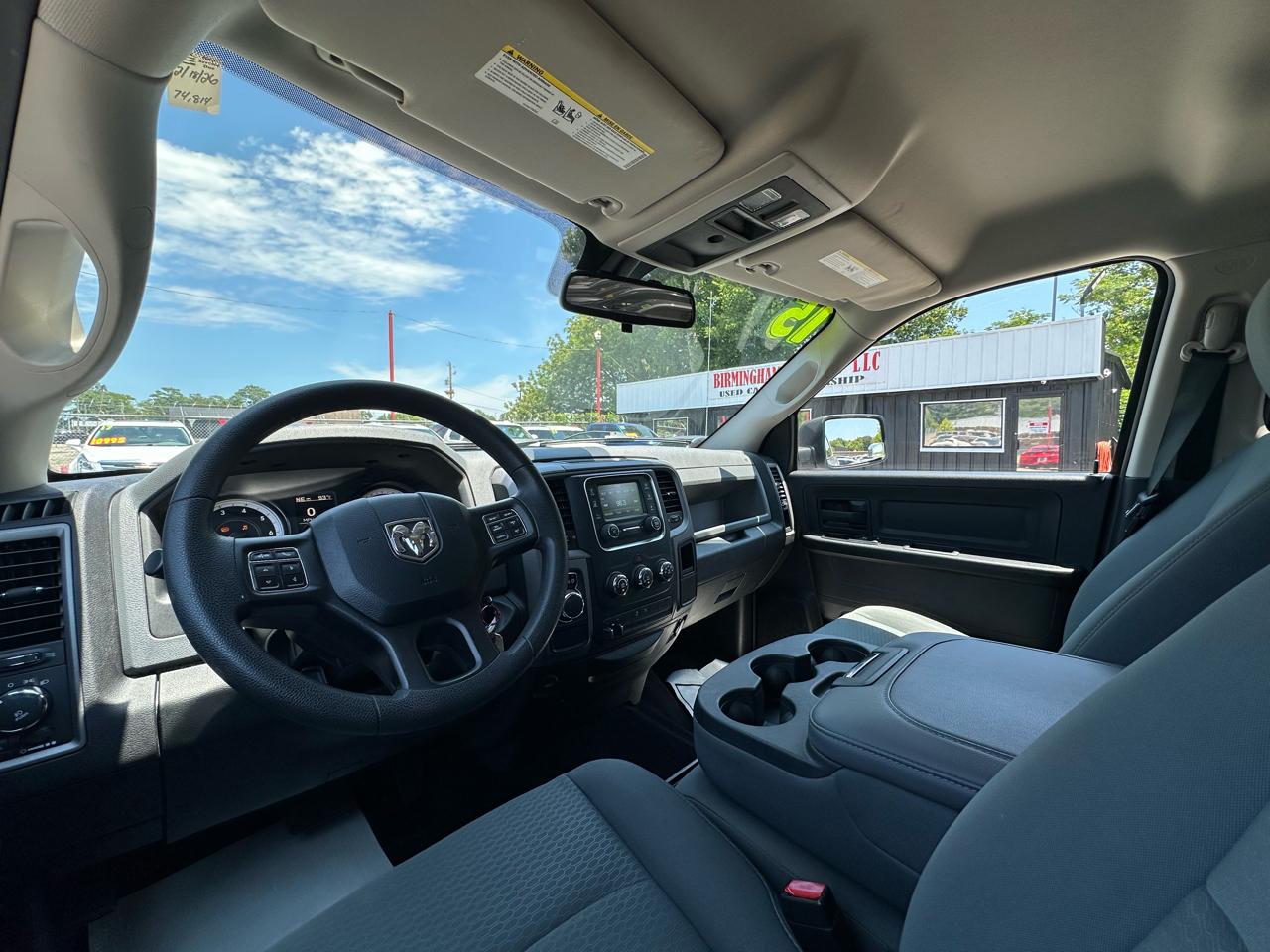 RAM 1500 2WD Crew Cab 140.5" Express 2015