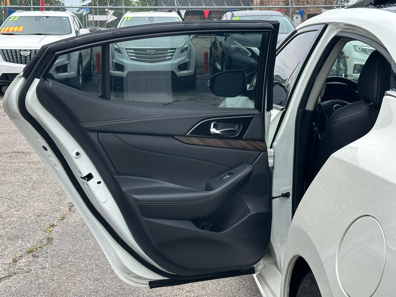 Nissan Maxima 4dr Sdn 3.5 Platinum 2016
