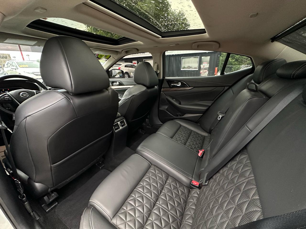 Nissan Maxima 4dr Sdn 3.5 Platinum 2016