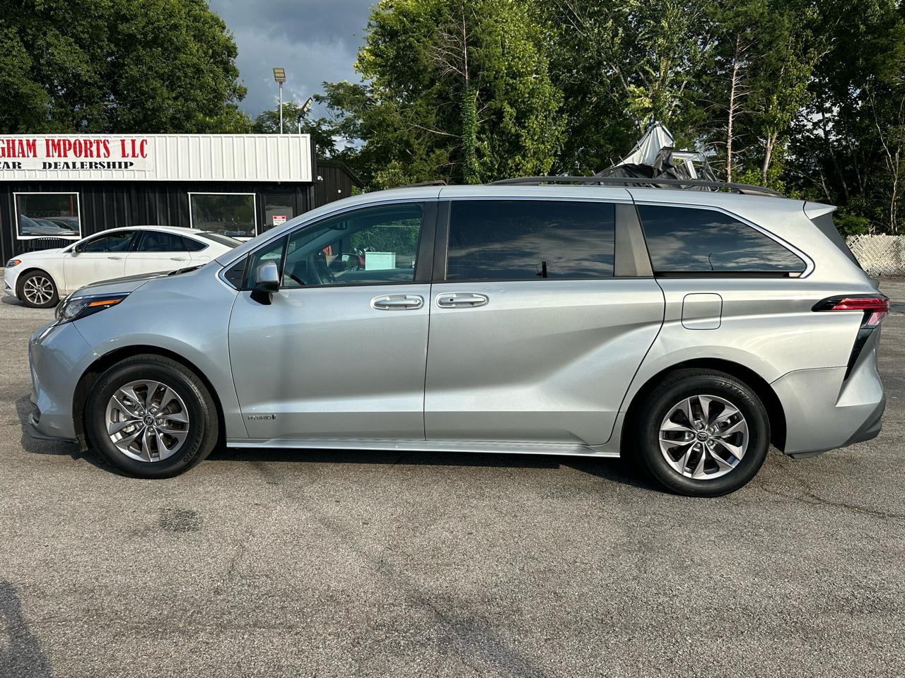 Toyota Sienna LE FWD 8-Passenger (Natl) 2021