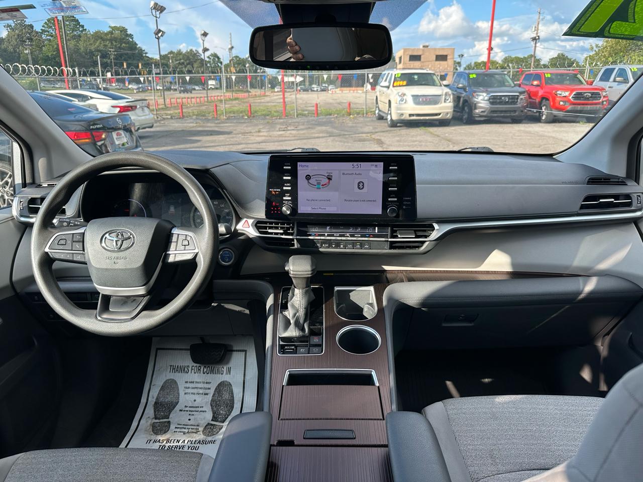 Toyota Sienna LE FWD 8-Passenger (Natl) 2021