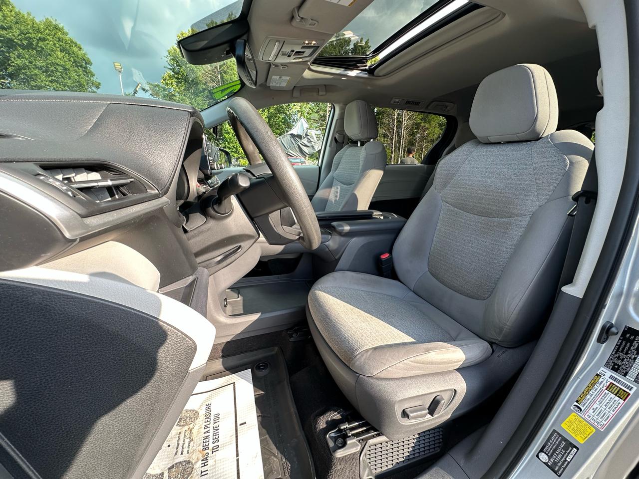 Toyota Sienna LE FWD 8-Passenger (Natl) 2021