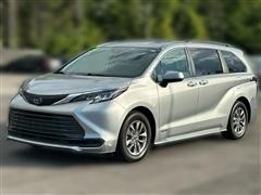 2021 Toyota Sienna 