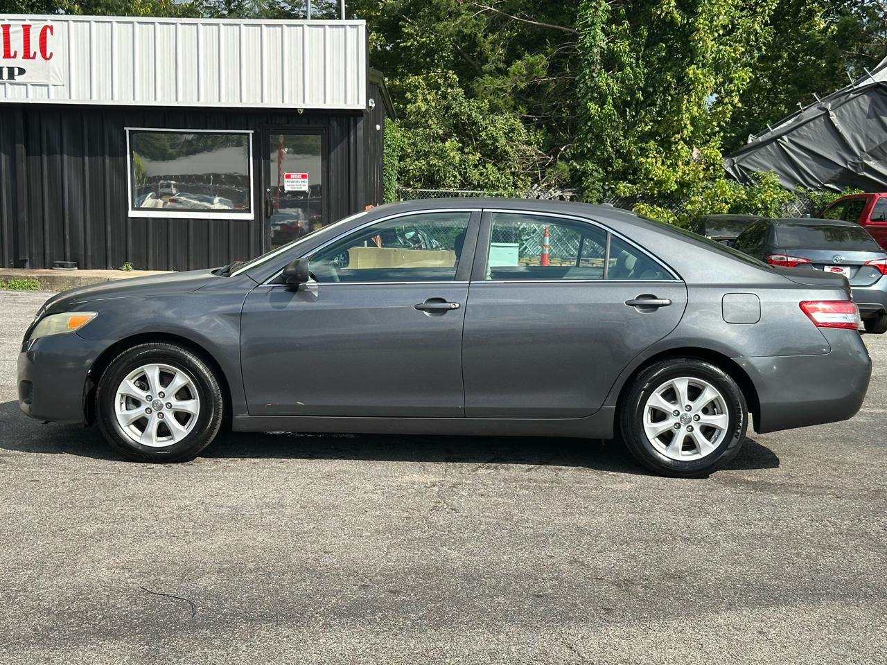 Toyota Camry 4dr Sdn I4 Man (Natl) 2010