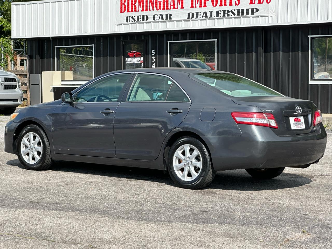 Toyota Camry 4dr Sdn I4 Man (Natl) 2010