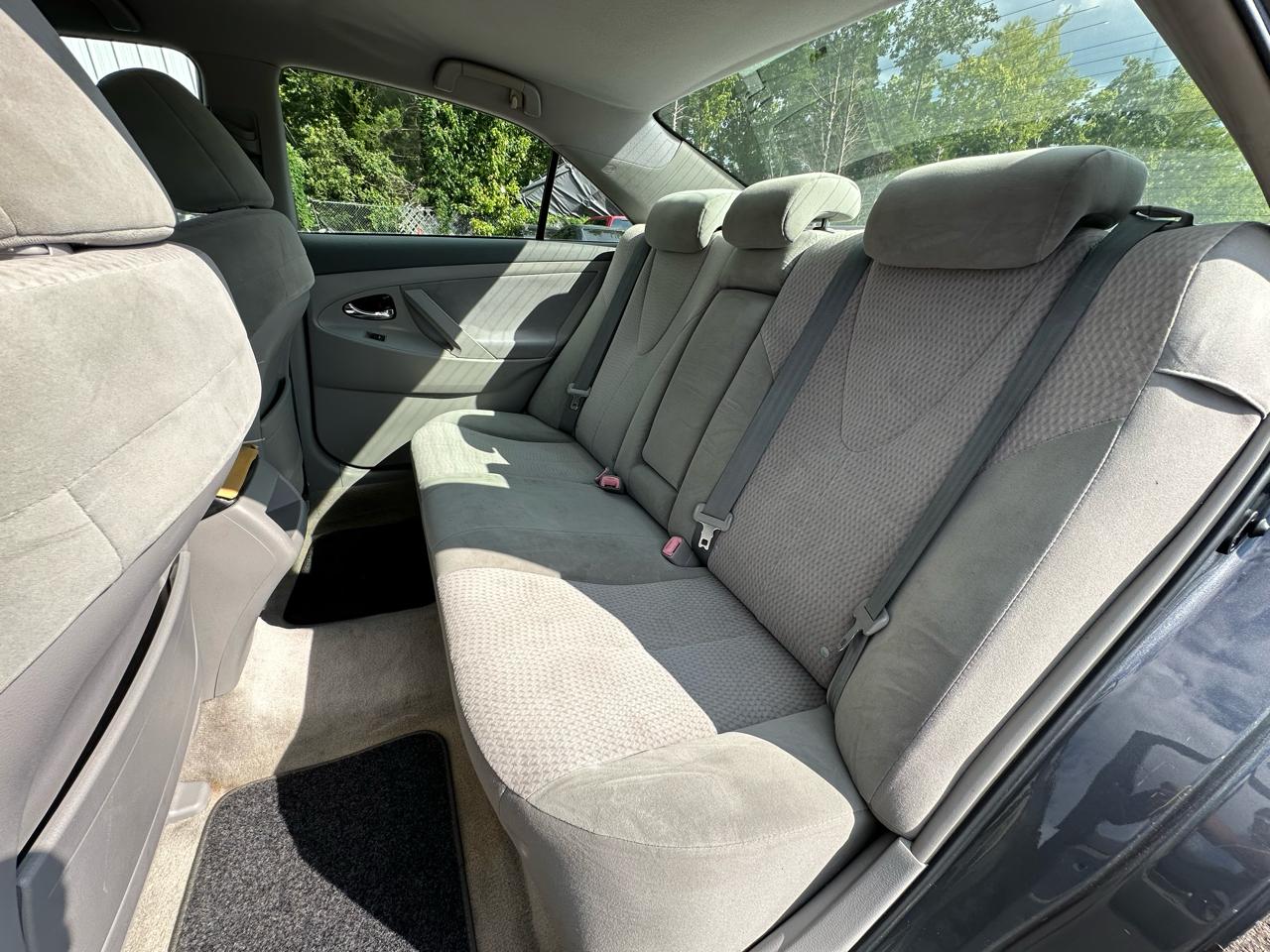 Toyota Camry 4dr Sdn I4 Man (Natl) 2010