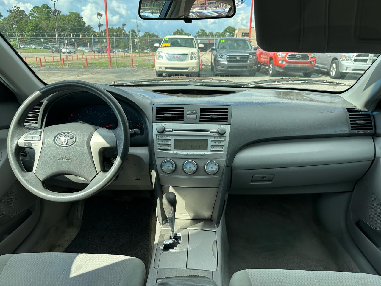 Toyota Camry 4dr Sdn I4 Man (Natl) 2010