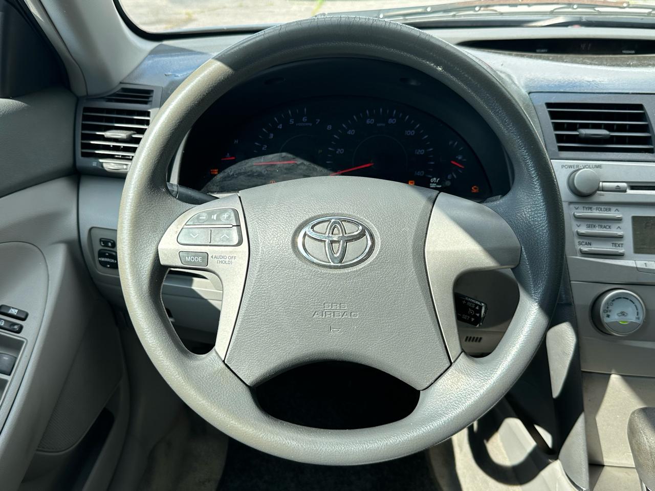Toyota Camry 4dr Sdn I4 Man (Natl) 2010
