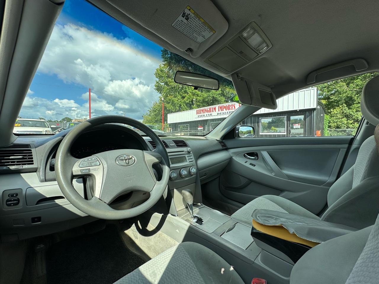 Toyota Camry 4dr Sdn I4 Man (Natl) 2010