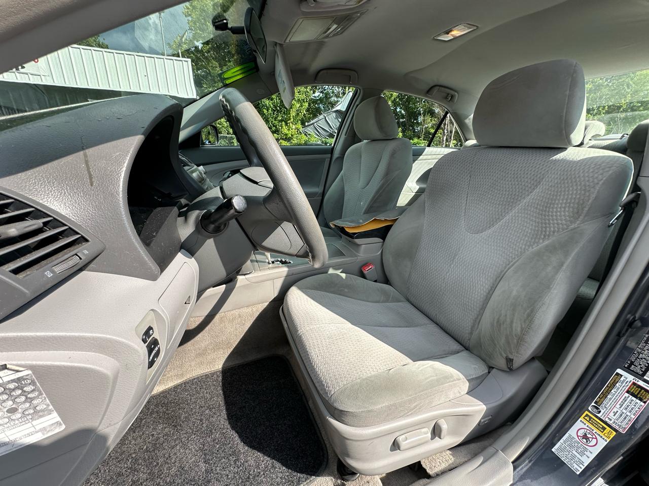 Toyota Camry 4dr Sdn I4 Man (Natl) 2010