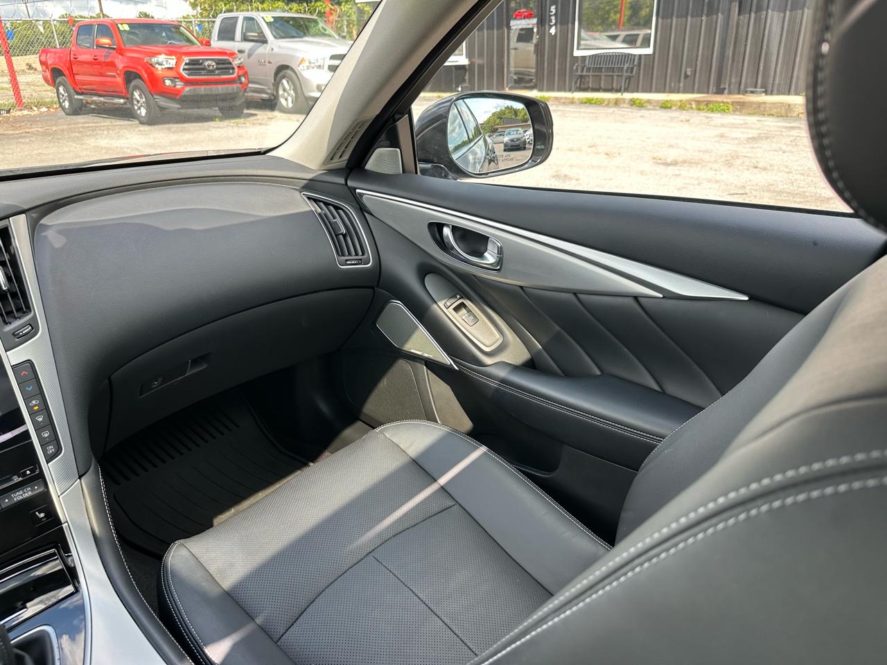 Infiniti Q50 LUXE RWD 2022