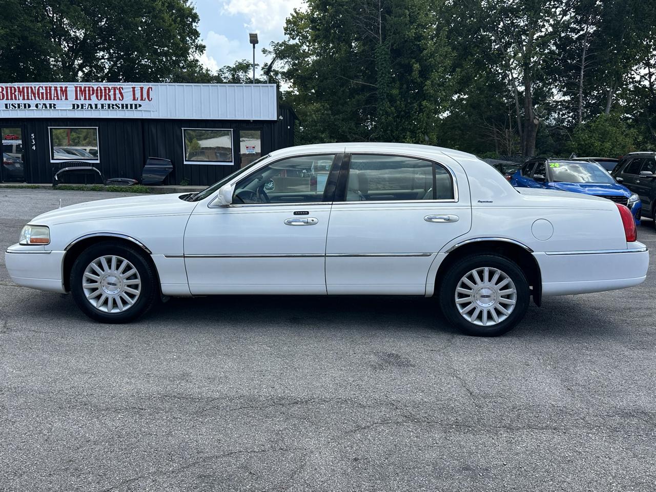 Lincoln Town Car 4dr Sdn Signature 2003