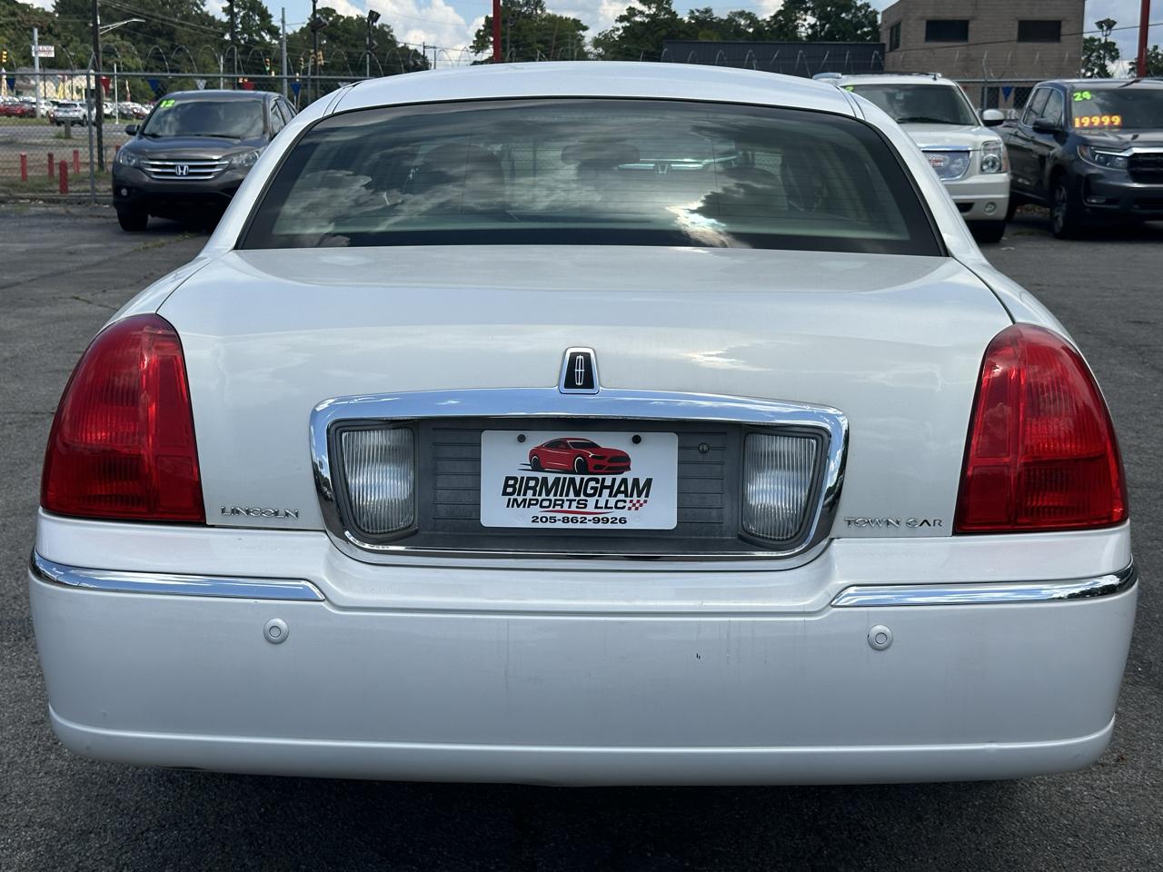 Lincoln Town Car 4dr Sdn Signature 2003