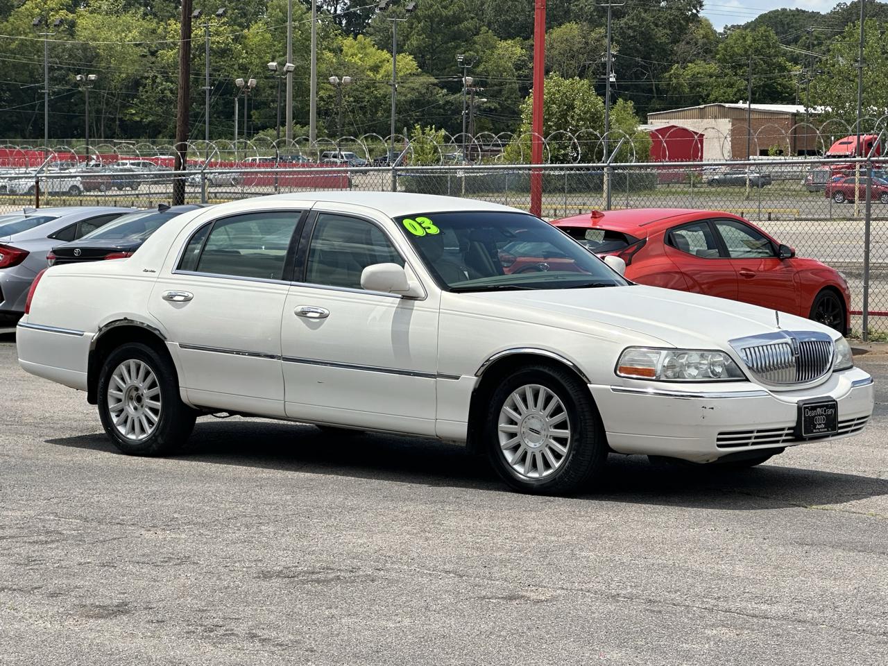 Lincoln Town Car 4dr Sdn Signature 2003
