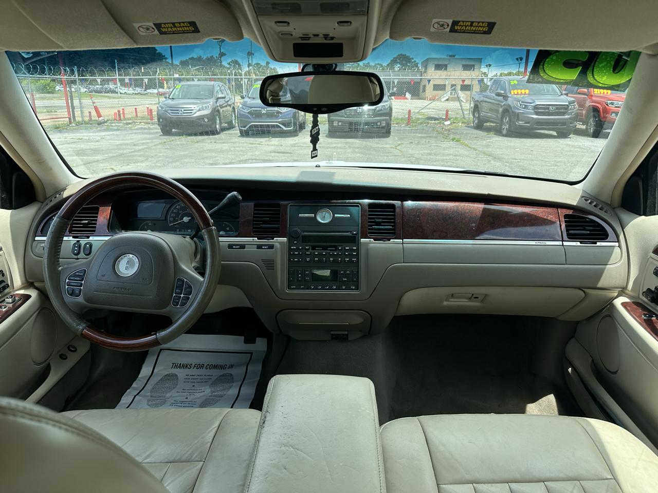 Lincoln Town Car 4dr Sdn Signature 2003