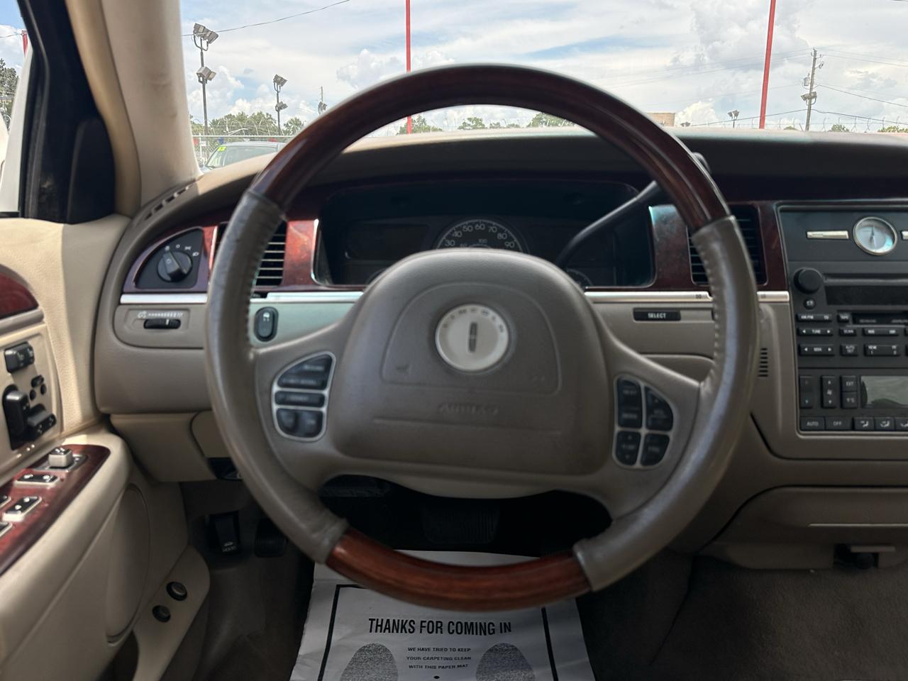 Lincoln Town Car 4dr Sdn Signature 2003