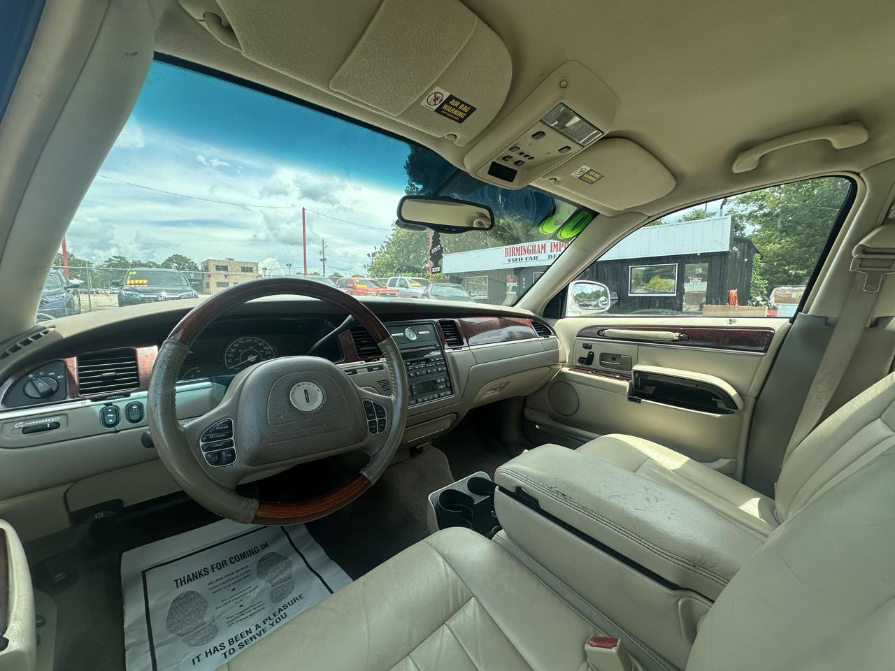 Lincoln Town Car 4dr Sdn Signature 2003