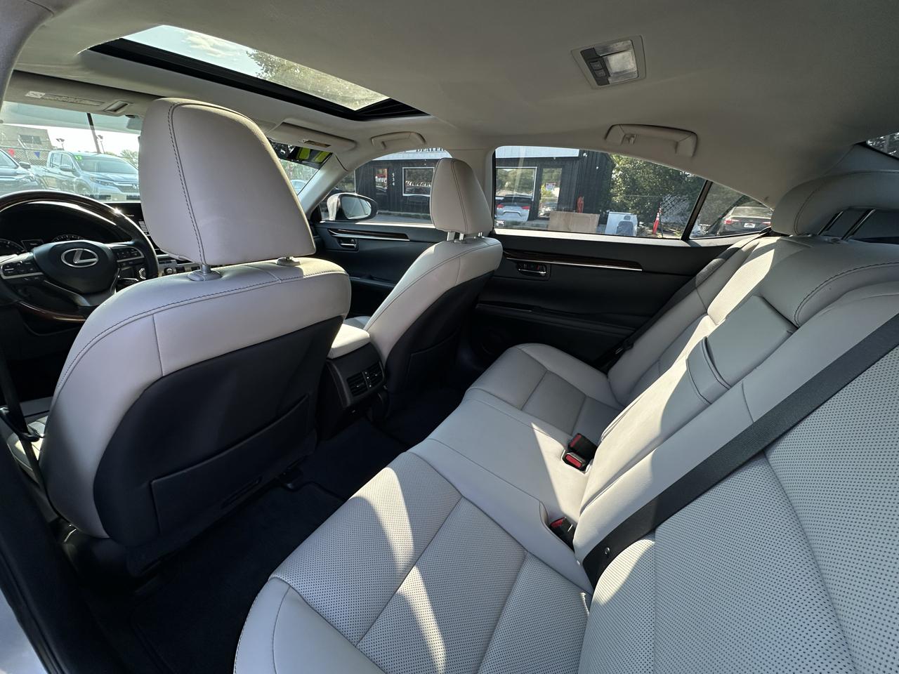 Lexus ES ES 350 FWD 2017