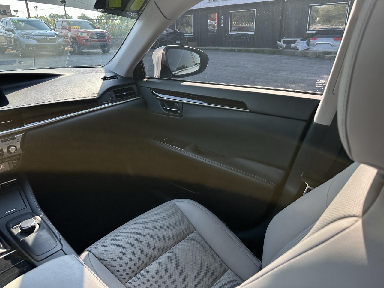 Lexus ES ES 350 FWD 2017