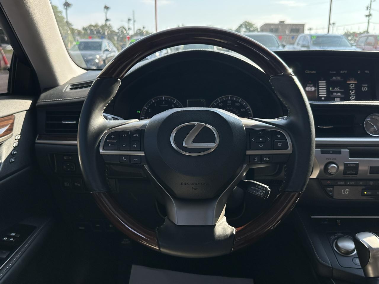 Lexus ES ES 350 FWD 2017