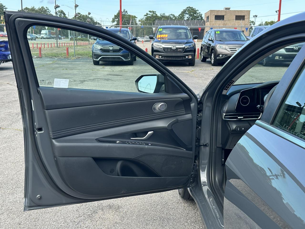 Hyundai Elantra SEL Convenience IVT 2025