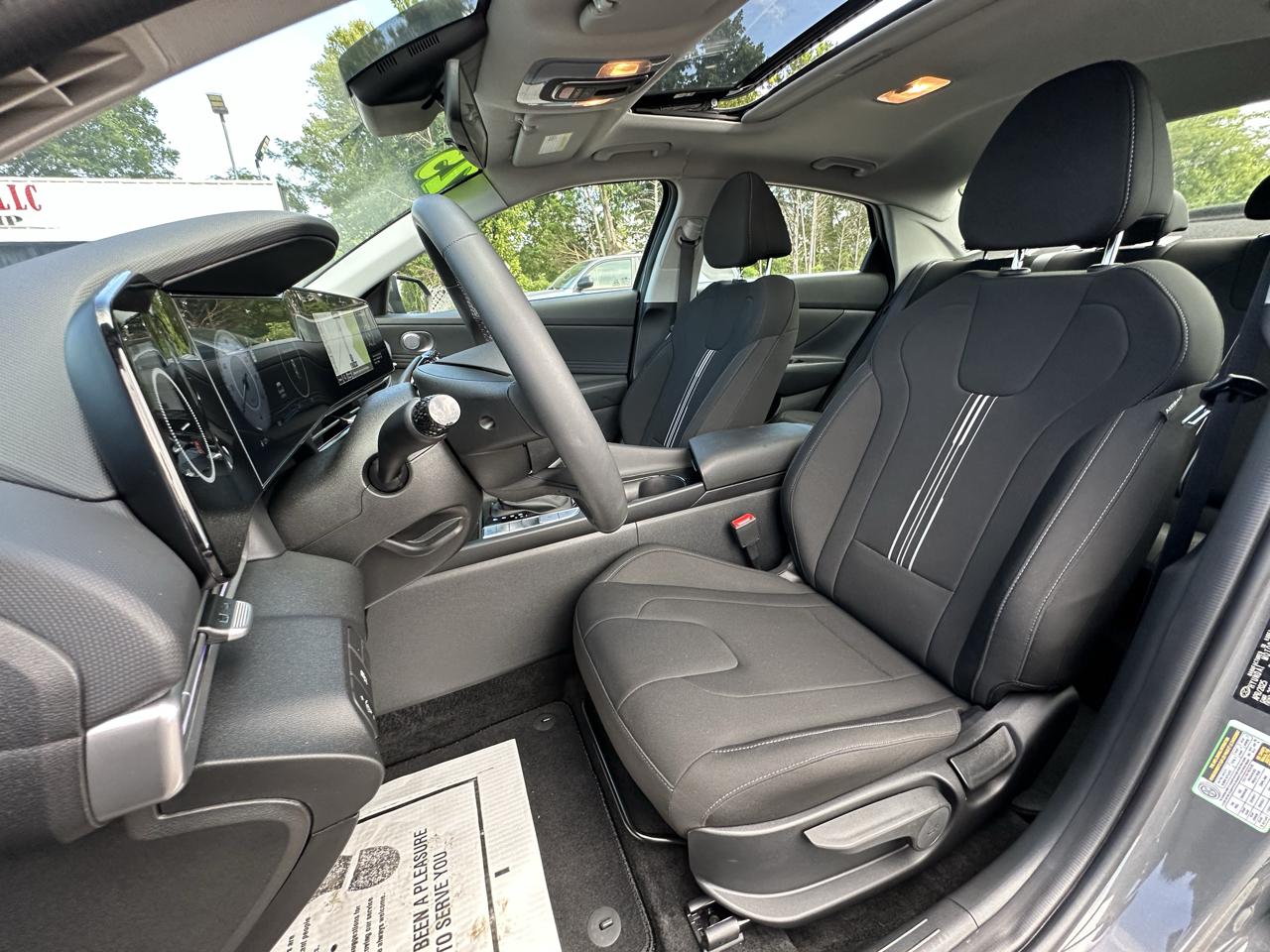 Hyundai Elantra SEL Convenience IVT 2025
