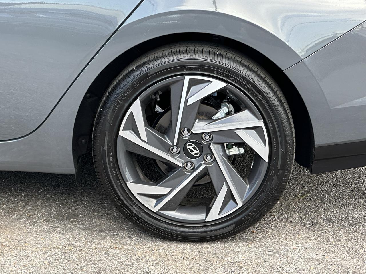 Hyundai Elantra SEL Convenience IVT 2025