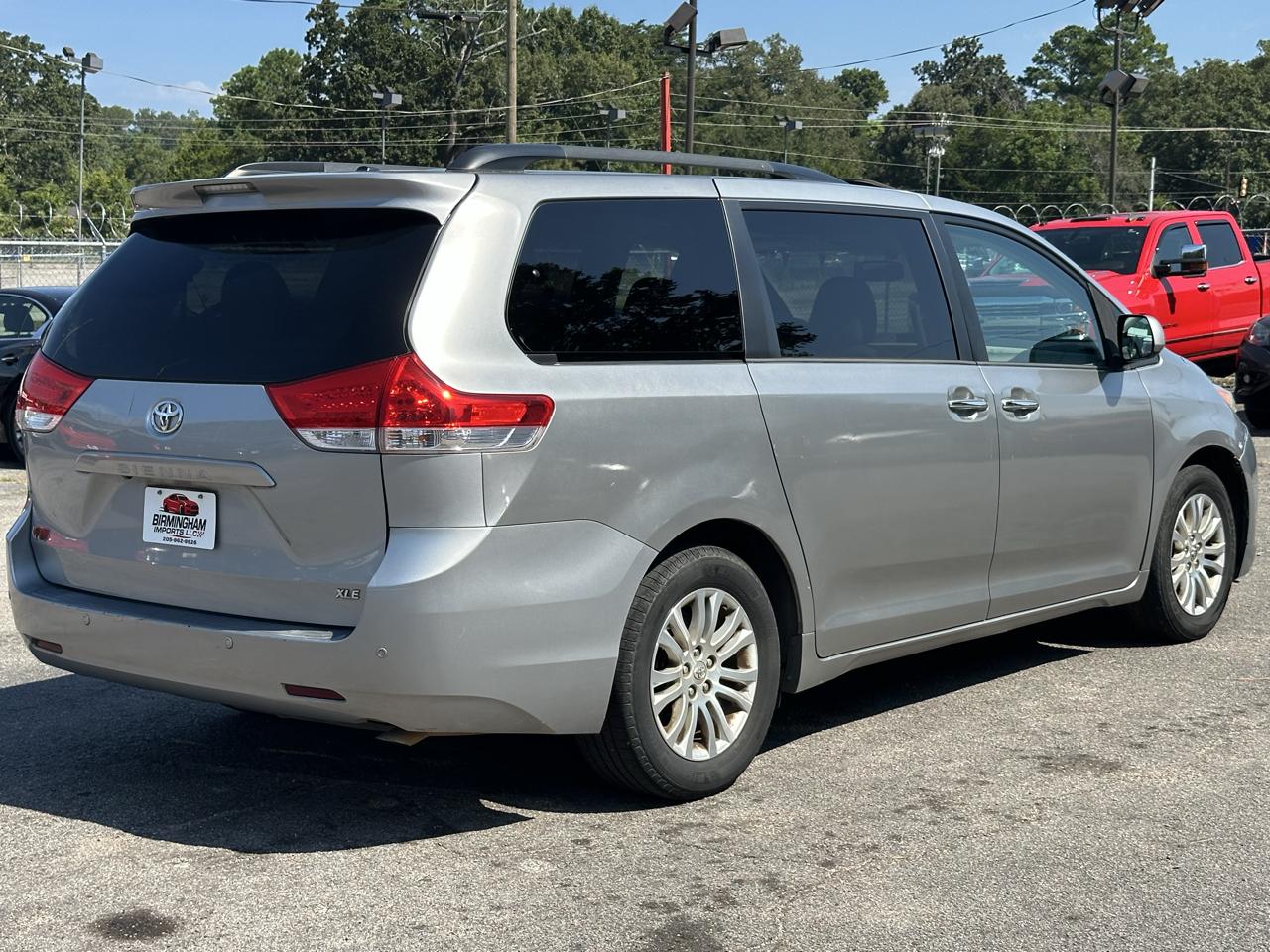 Toyota Sienna 5dr 7-Pass Van V6 XLE AAS FWD (Natl) 2014