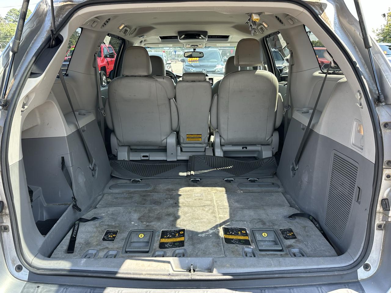 Toyota Sienna 5dr 7-Pass Van V6 XLE AAS FWD (Natl) 2014