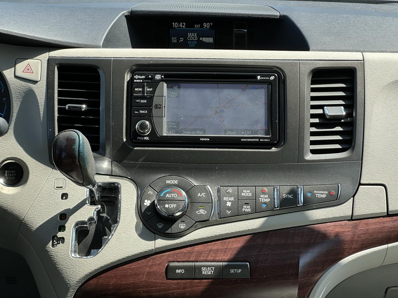 Toyota Sienna 5dr 7-Pass Van V6 XLE AAS FWD (Natl) 2014