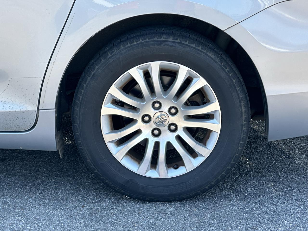 Toyota Sienna 5dr 7-Pass Van V6 XLE AAS FWD (Natl) 2014