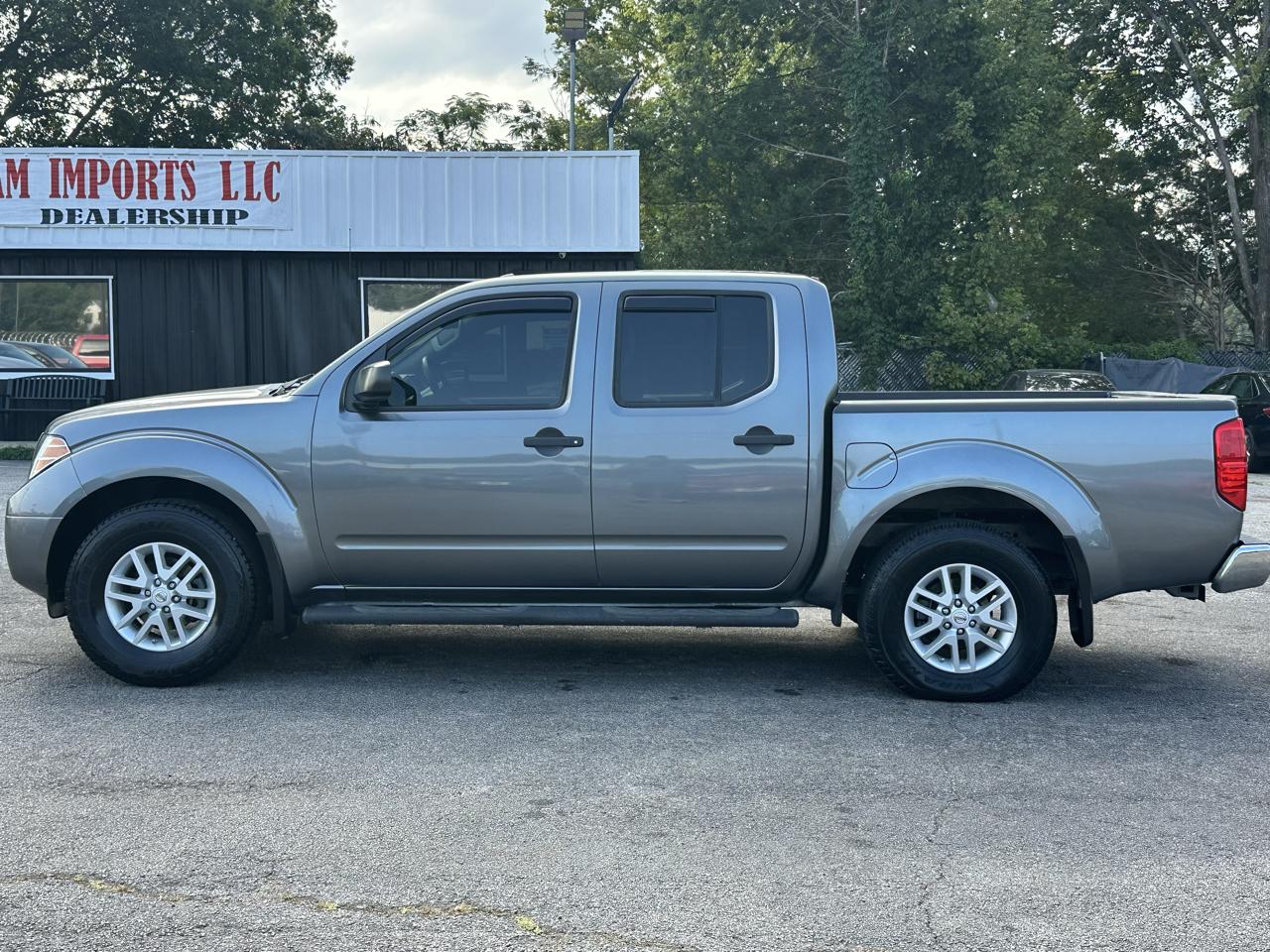 Nissan Frontier Crew Cab 4x2 SV V6 Auto 2018