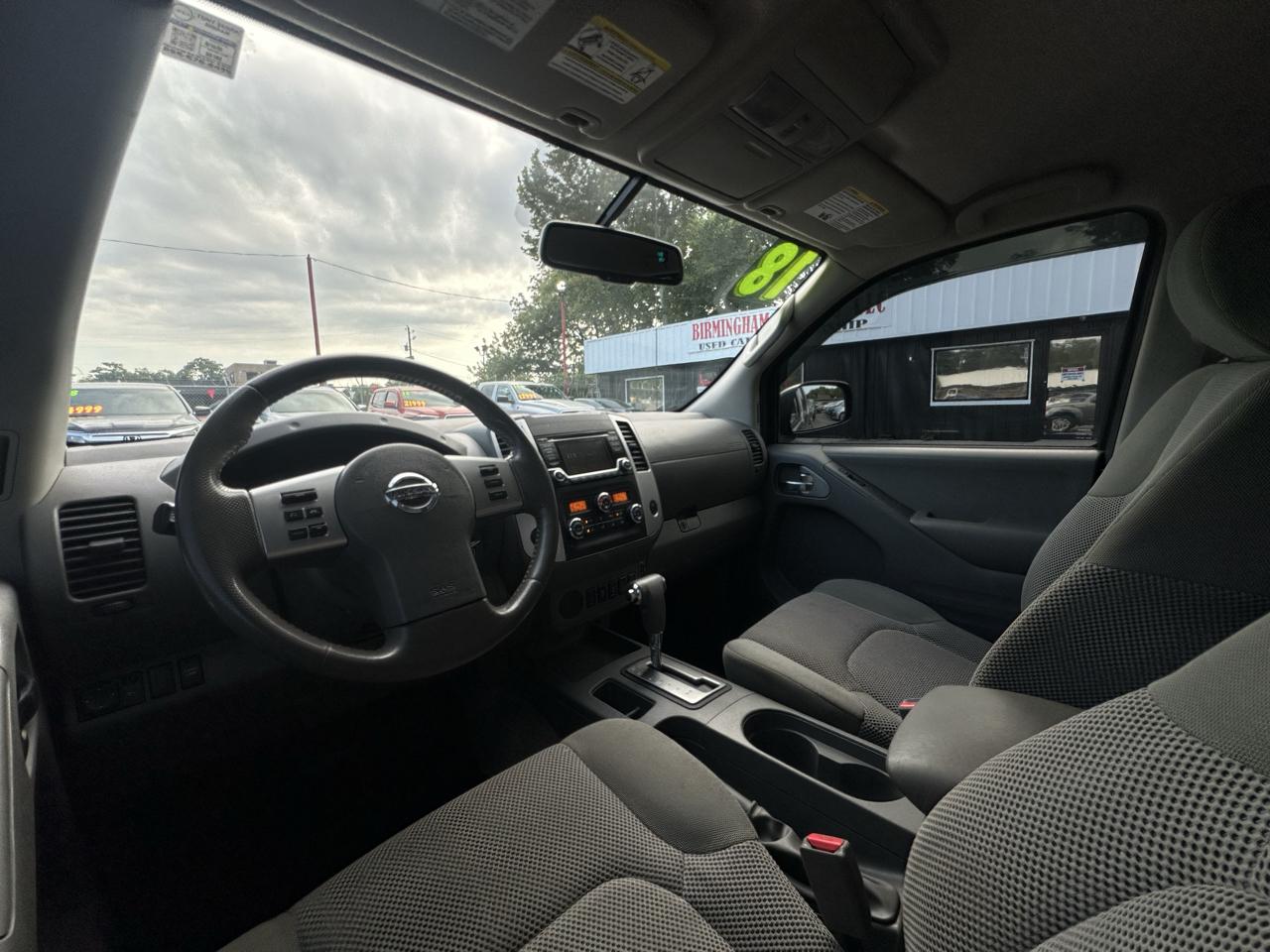 Nissan Frontier Crew Cab 4x2 SV V6 Auto 2018