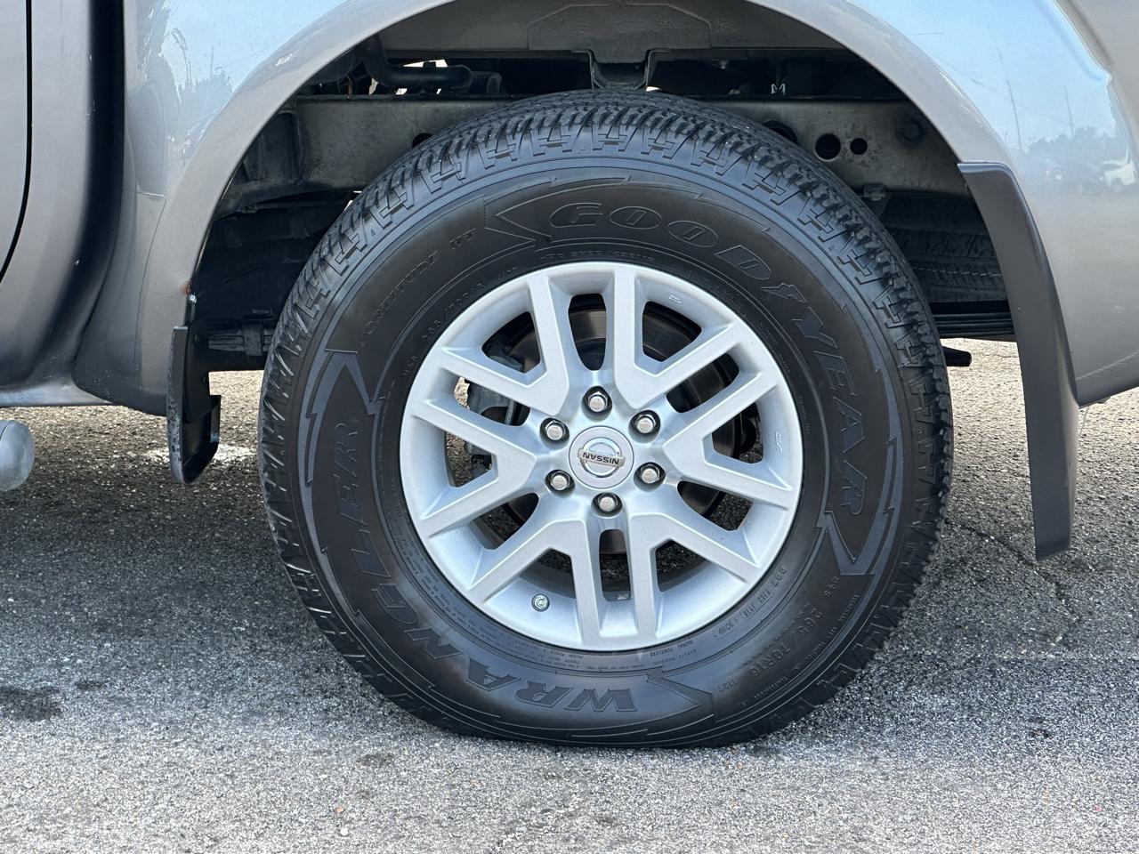 Nissan Frontier Crew Cab 4x2 SV V6 Auto 2018