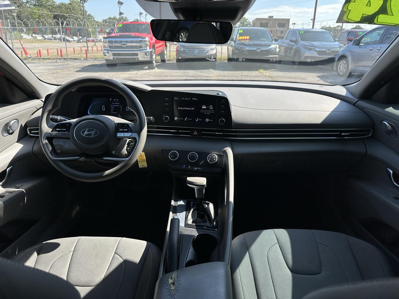 Hyundai Elantra SE IVT 2024