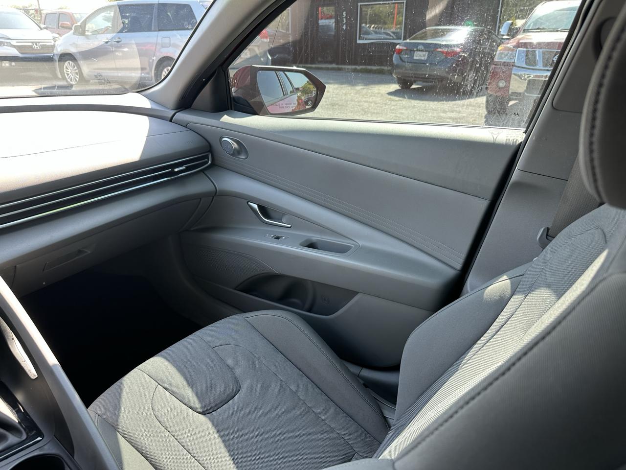 Hyundai Elantra SE IVT 2024