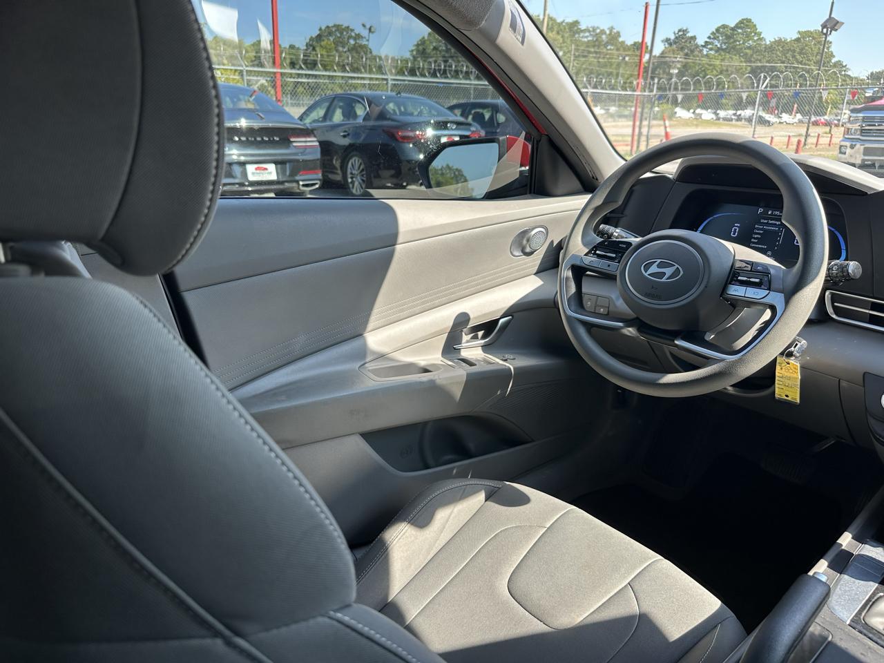 Hyundai Elantra SE IVT 2024