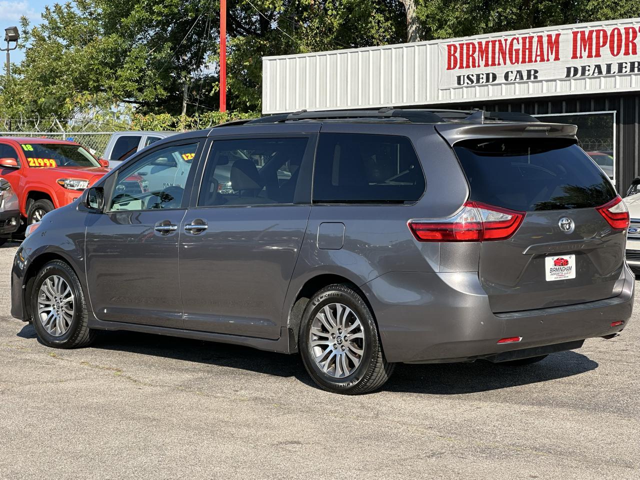 Toyota Sienna XLE Auto Access Seat FWD 7-Passenger (Natl) 2020
