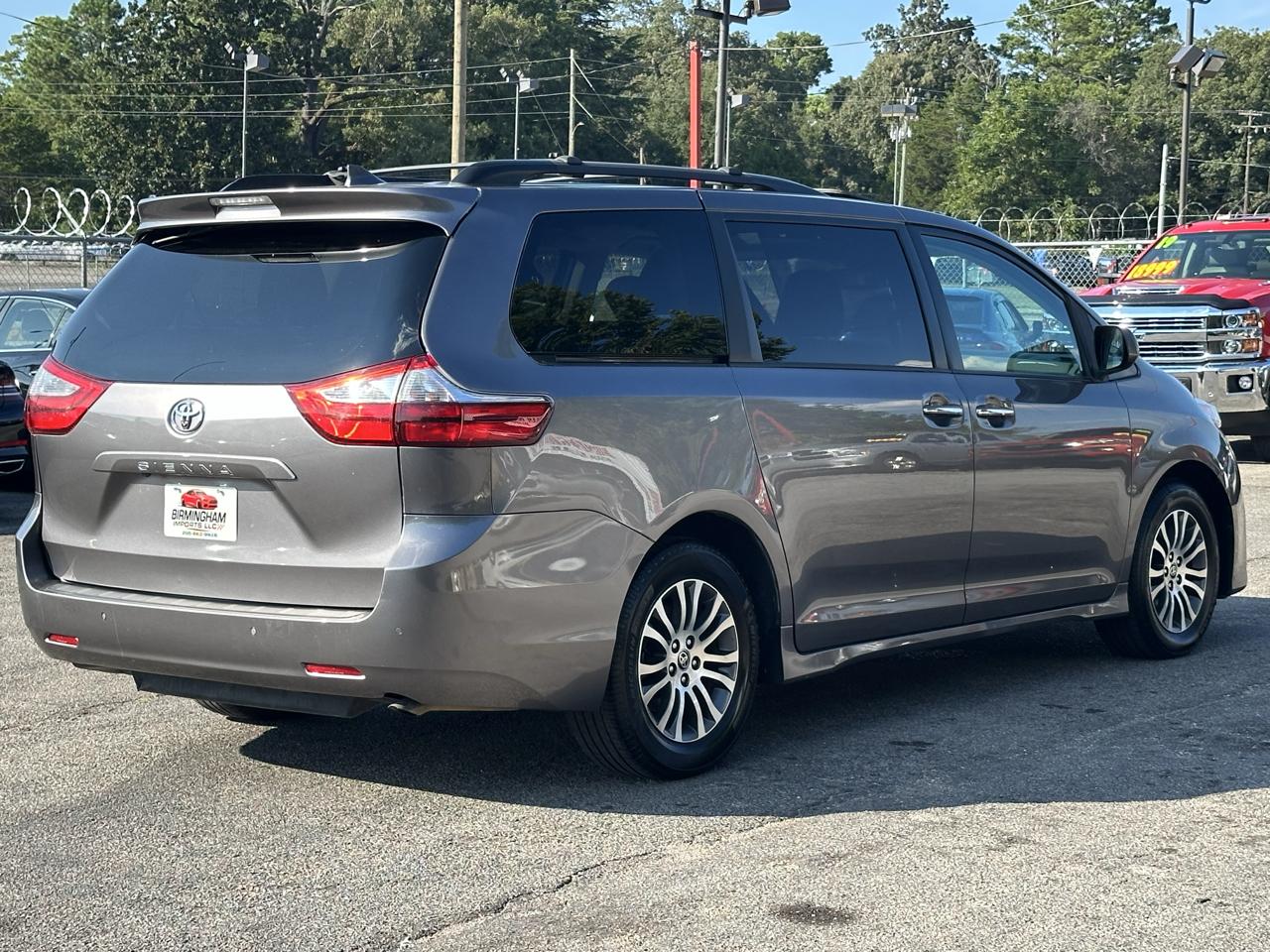 Toyota Sienna XLE Auto Access Seat FWD 7-Passenger (Natl) 2020