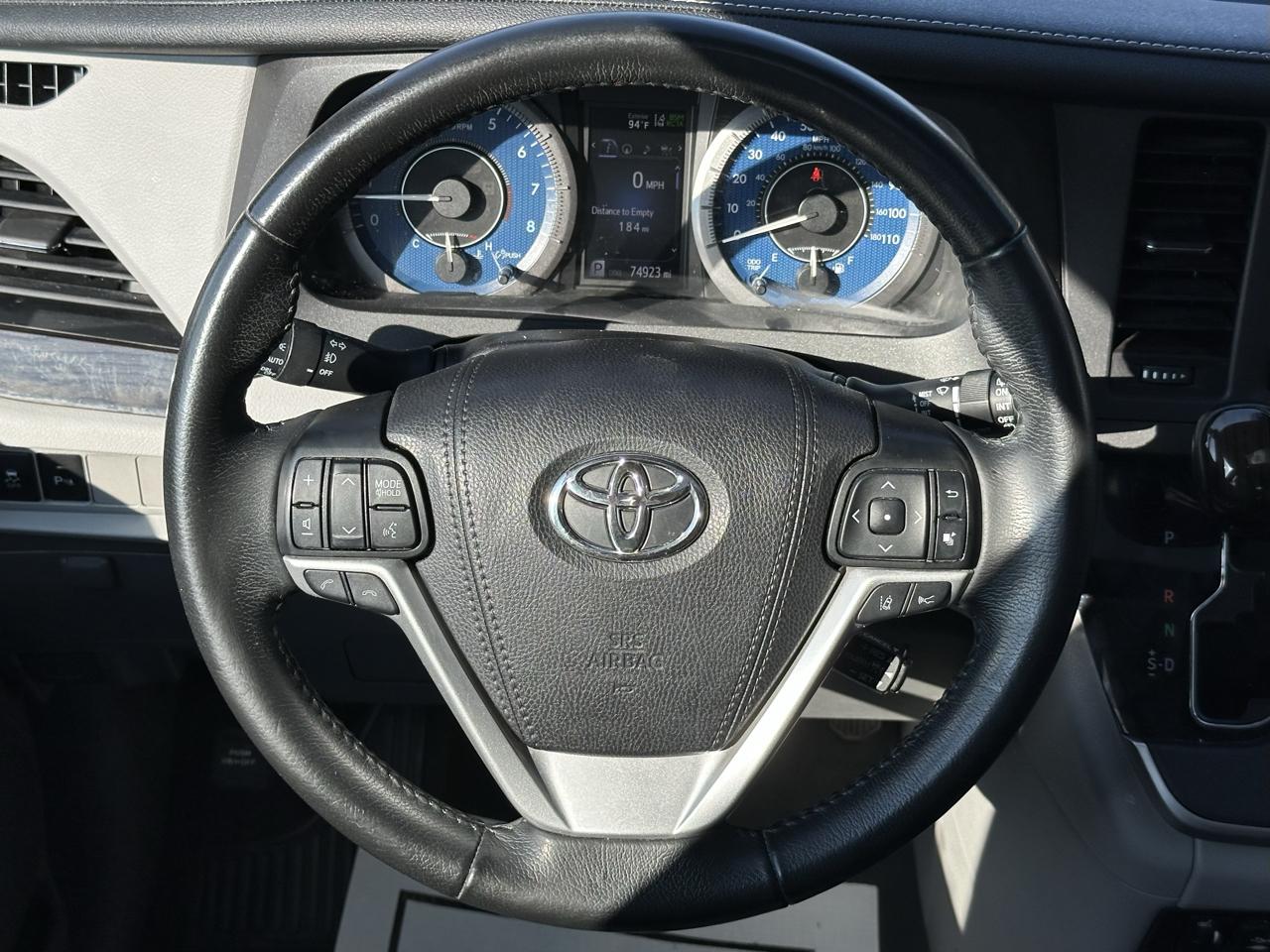 Toyota Sienna XLE Auto Access Seat FWD 7-Passenger (Natl) 2020